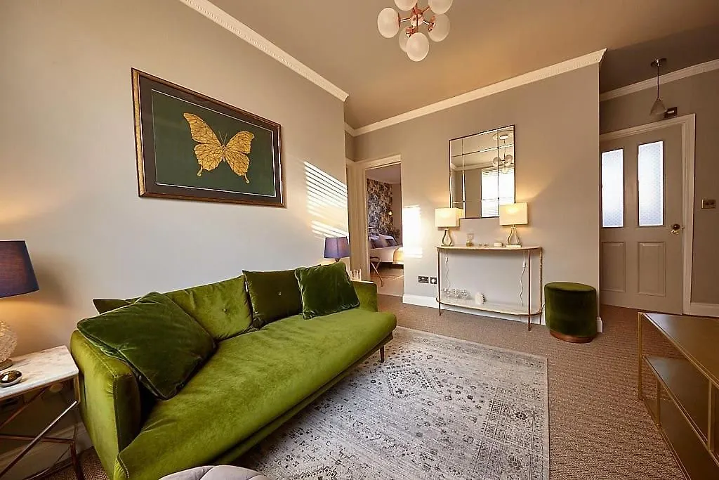 Lovely 2 Bed Apartment In Shoreditch On Quiet Side Street London